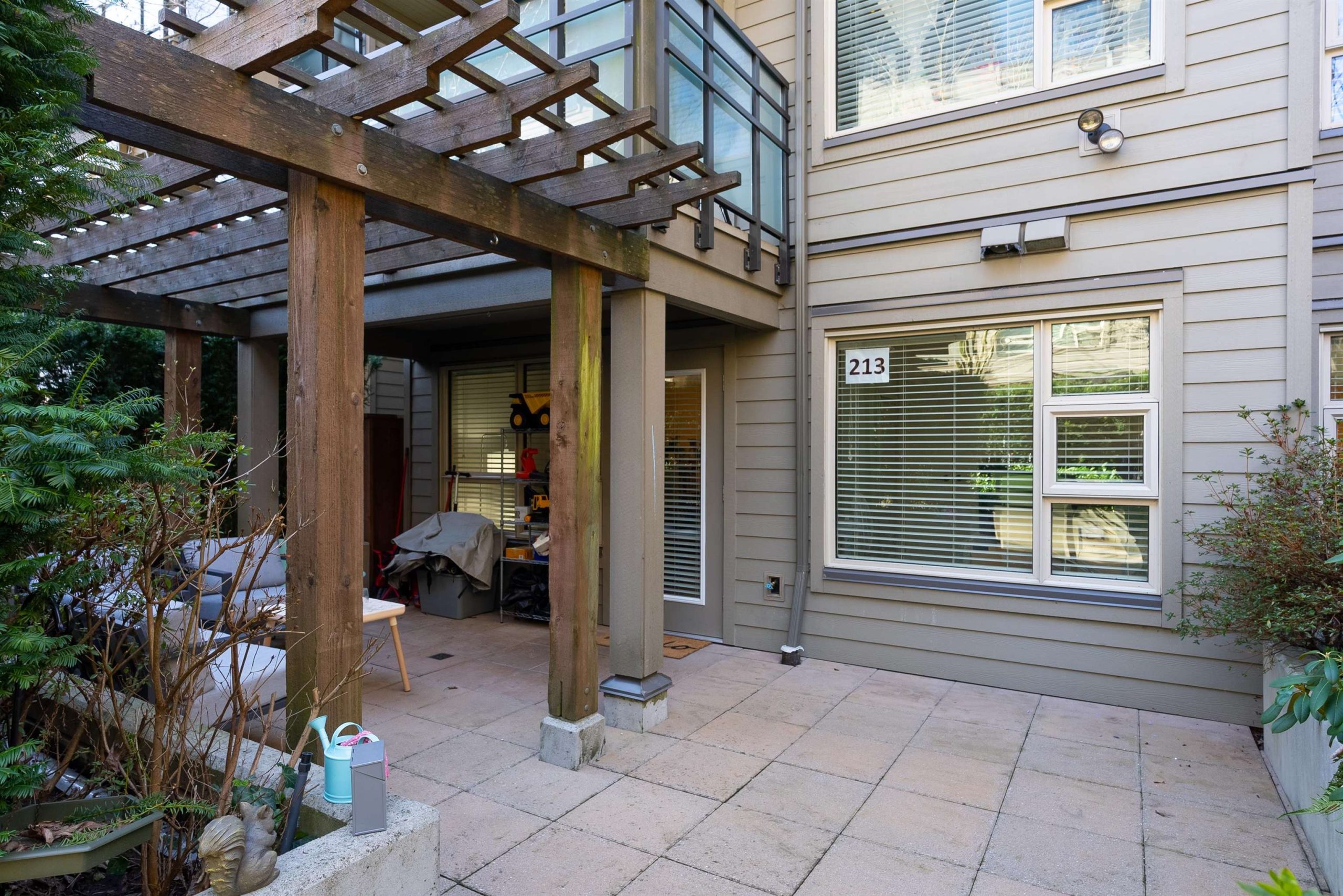 213 1677 LLOYD AVENUE 19