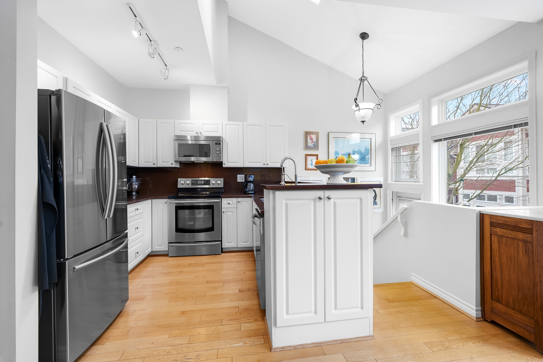 2-225 E5TH STREET, NORTH VANCOUVER 13