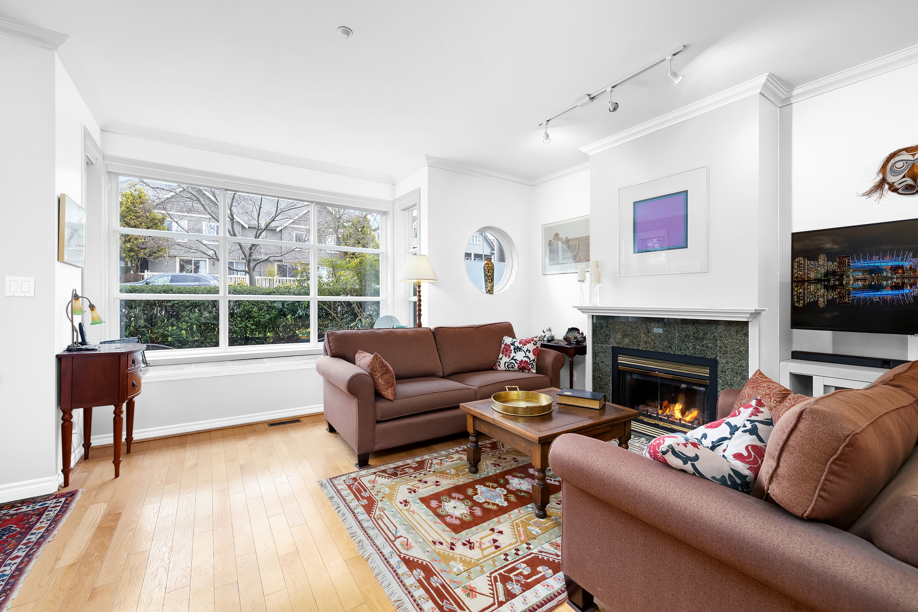 2-225 E5TH STREET, NORTH VANCOUVER 3
