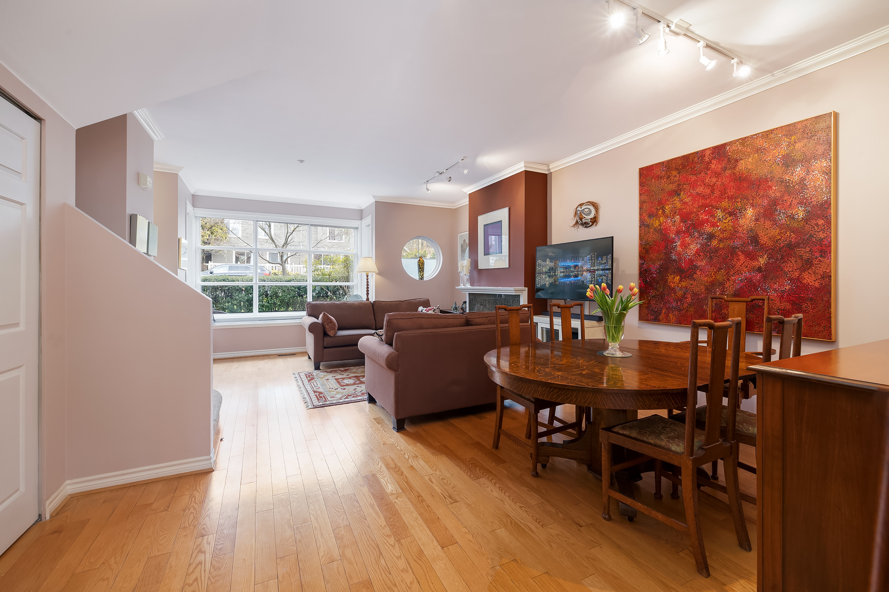 2-225 E5TH STREET, NORTH VANCOUVER 4