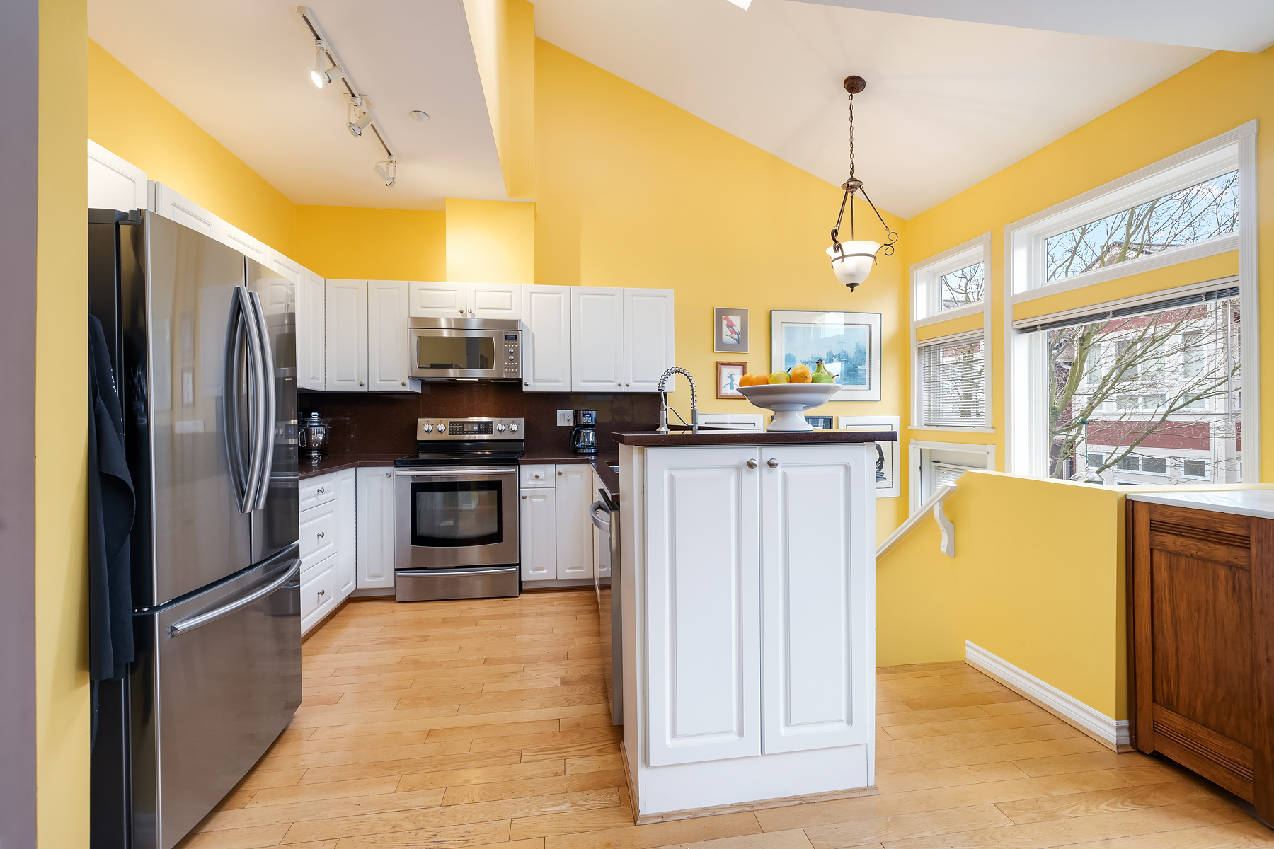 2-225 E5TH STREET, NORTH VANCOUVER 12