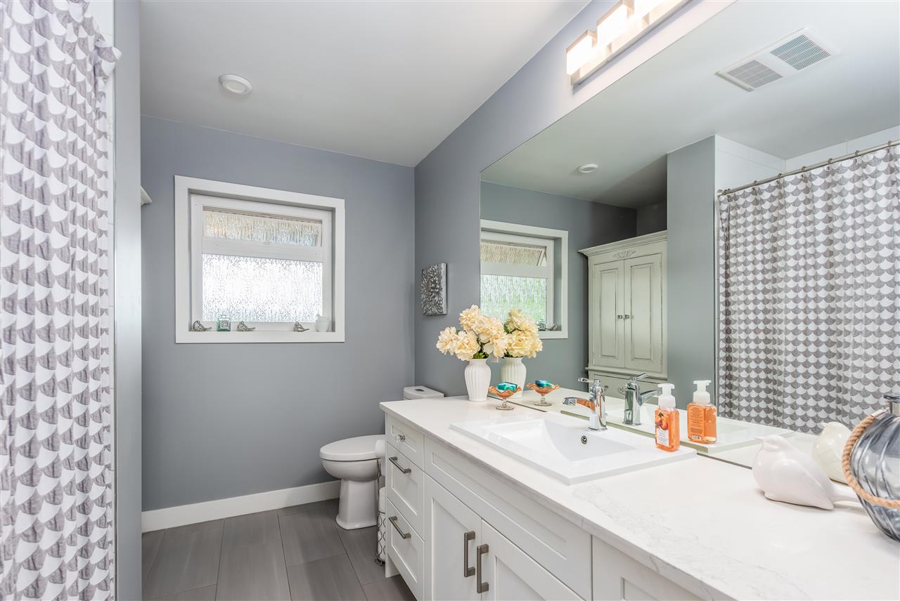 549 W 22nd STREET, NORTH VANCOUVER 9