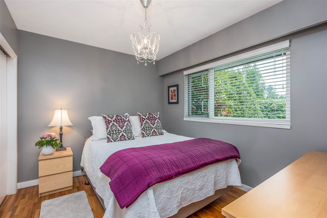 549 W 22nd STREET, NORTH VANCOUVER 10