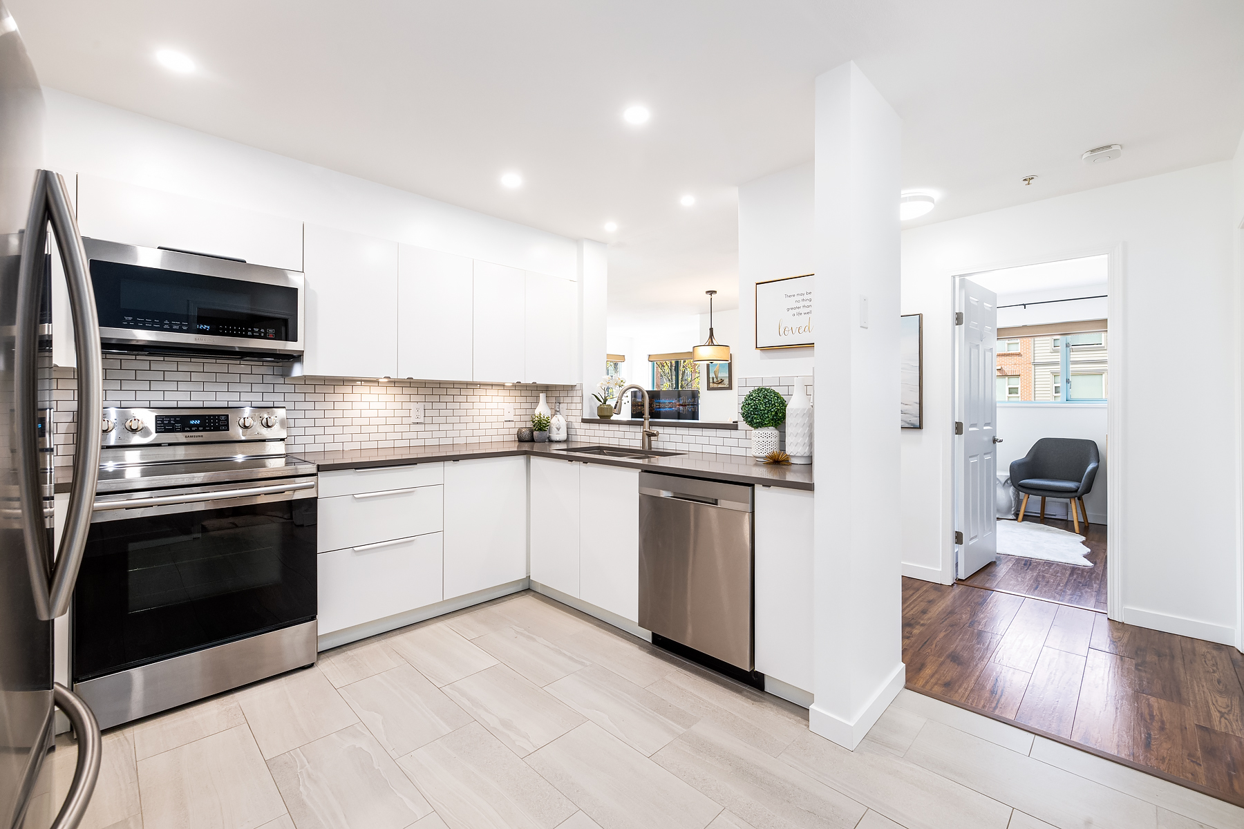 102-1085 W 17TH STREET, NORTH VANCOUVER 8
