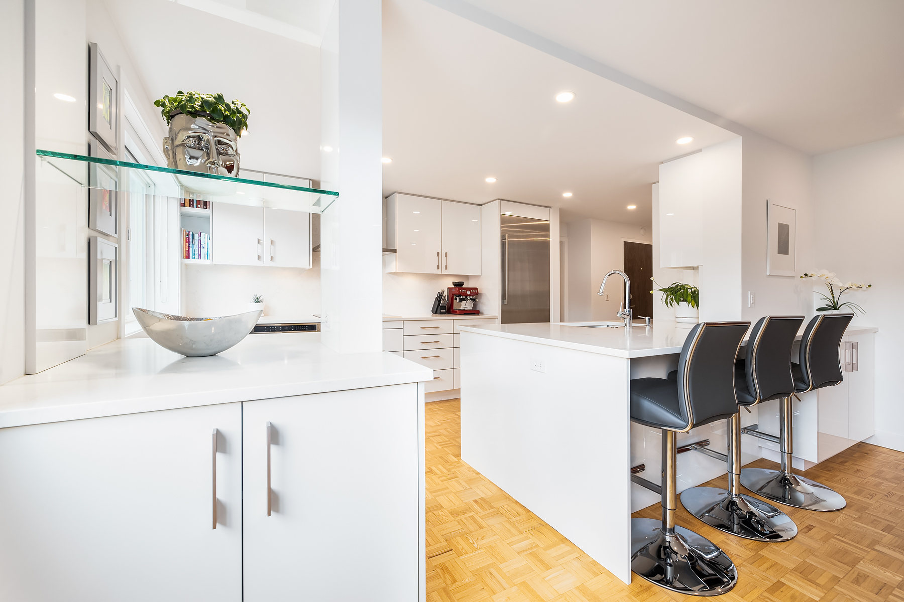 1210-235 Keith Road, West Vancouver 2