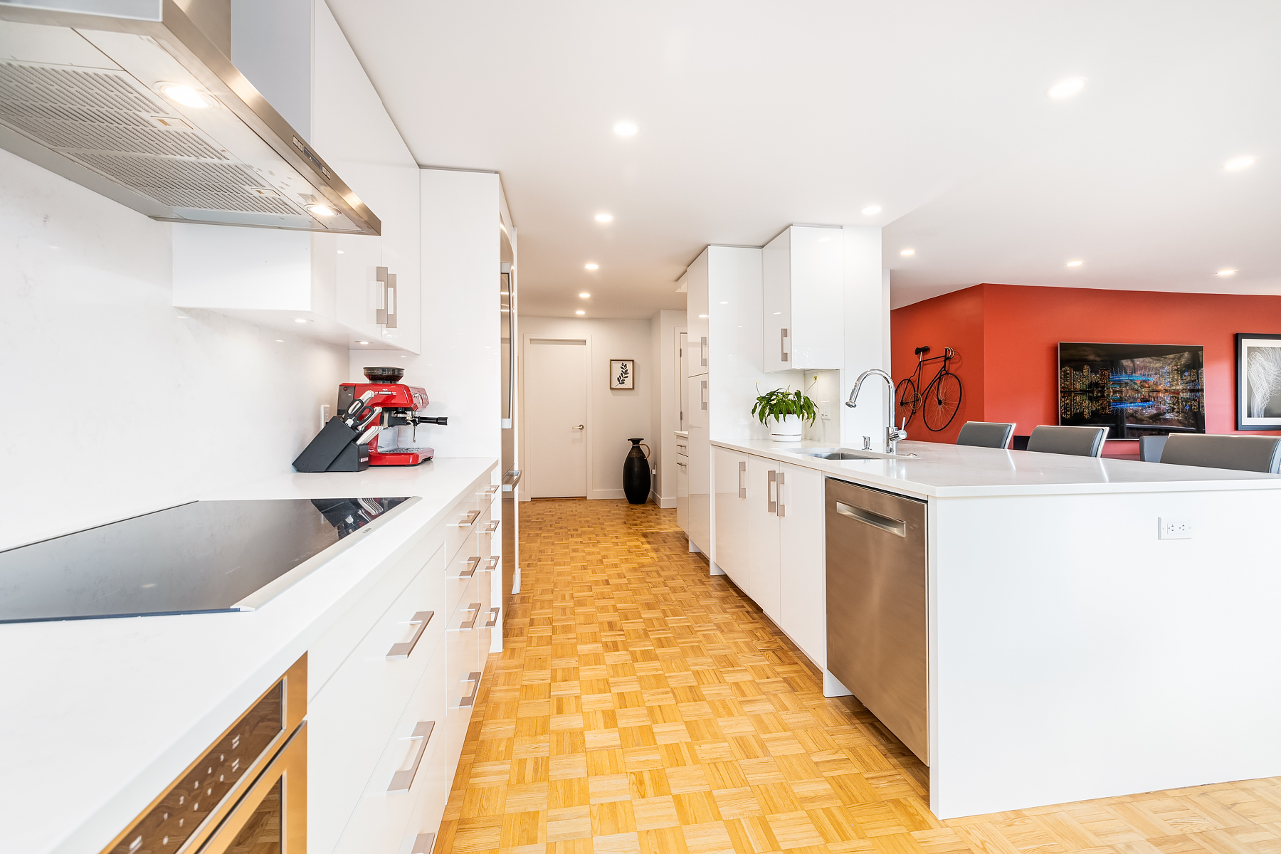1210-235 Keith Road, West Vancouver 3