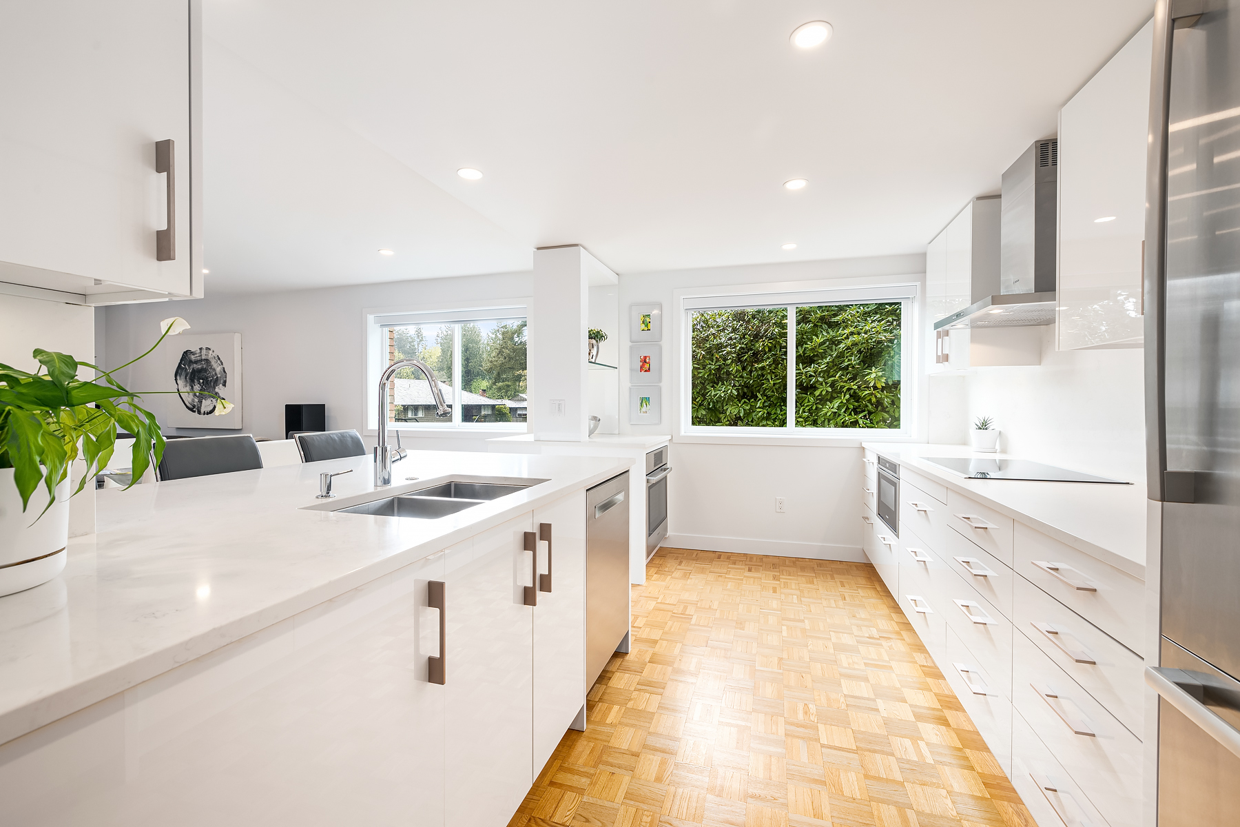1210-235 Keith Road, West Vancouver 4