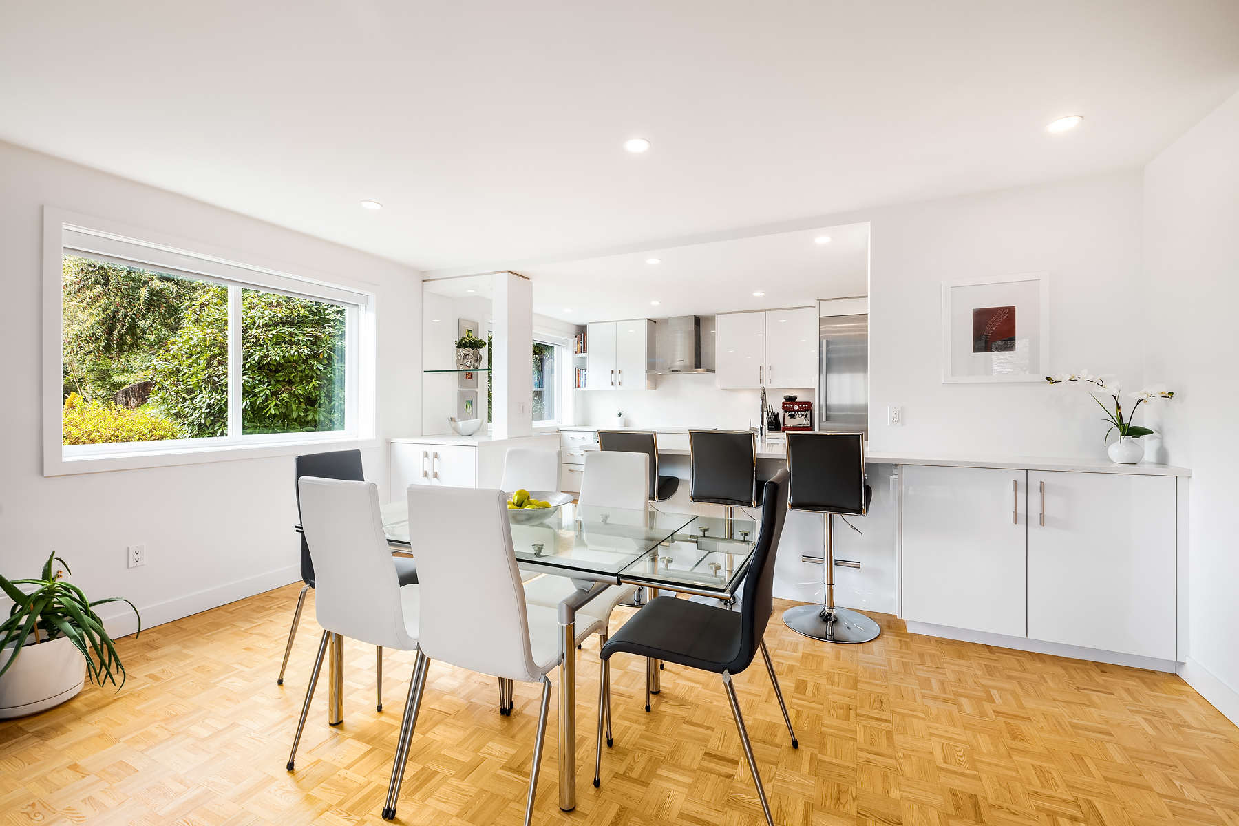 1210-235 Keith Road, West Vancouver 11