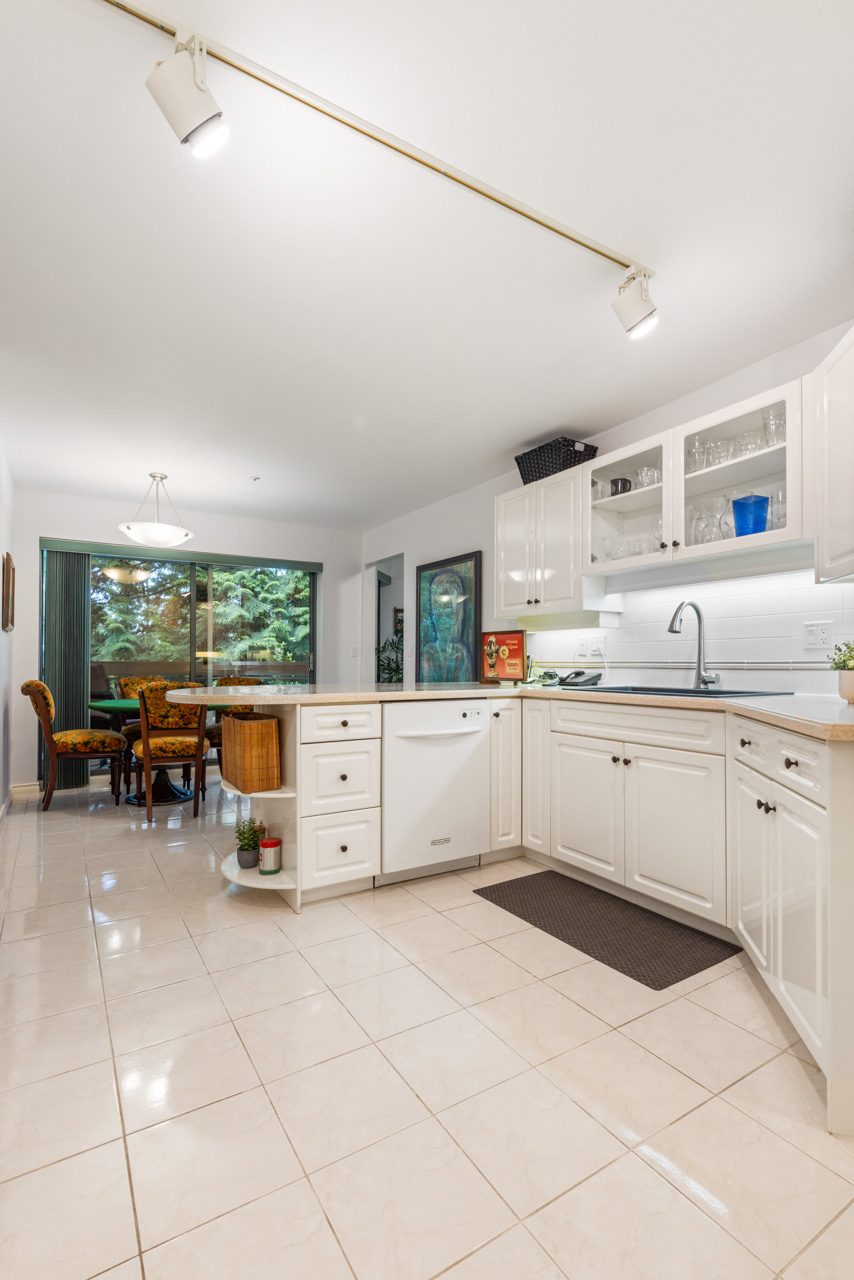 203-3200 CAPILANO CRESCENT, NORTH VANCOUVER 14