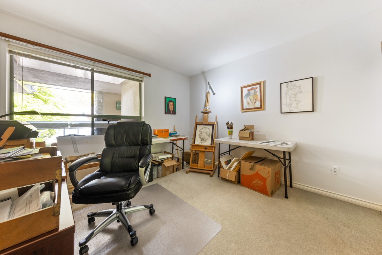 203-3200 CAPILANO CRESCENT, NORTH VANCOUVER 25
