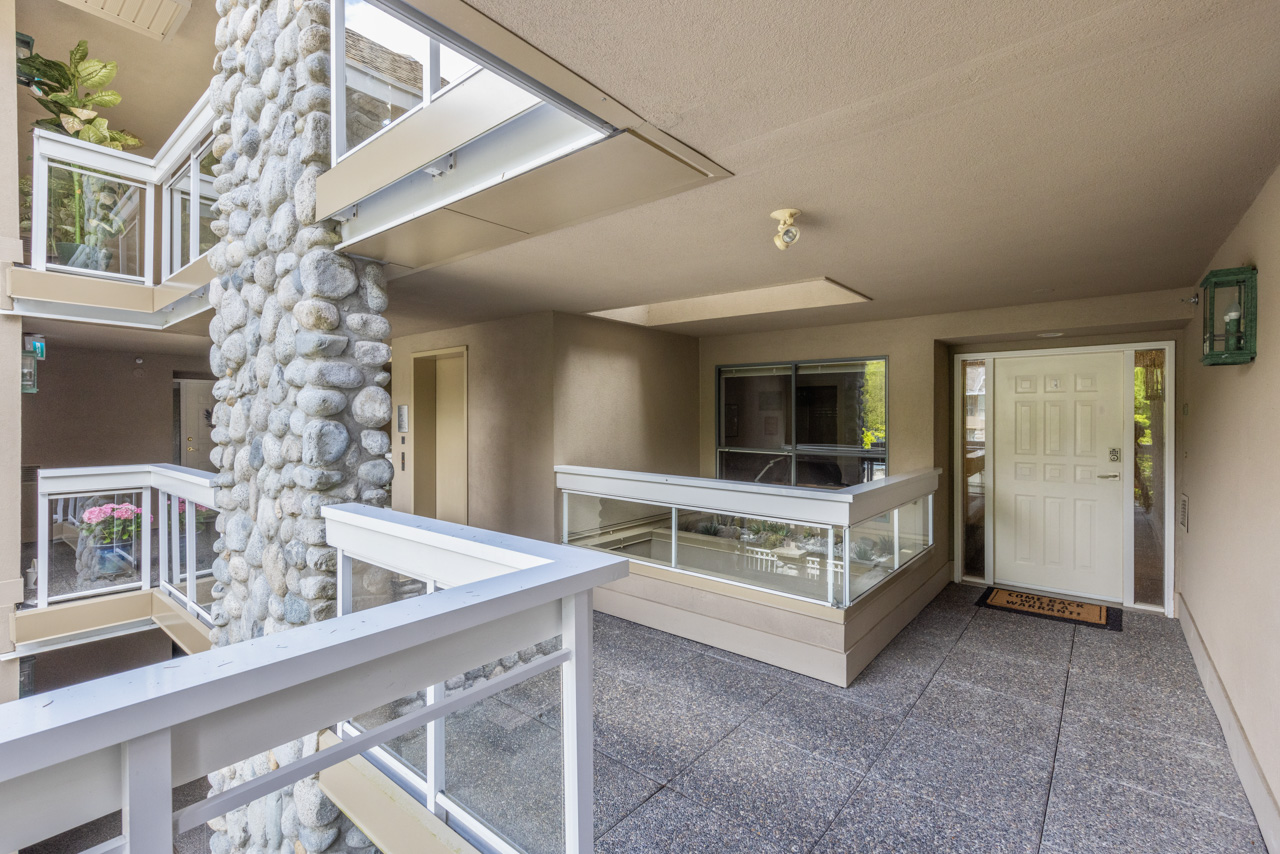 203-3200 CAPILANO CRESCENT, NORTH VANCOUVER 32