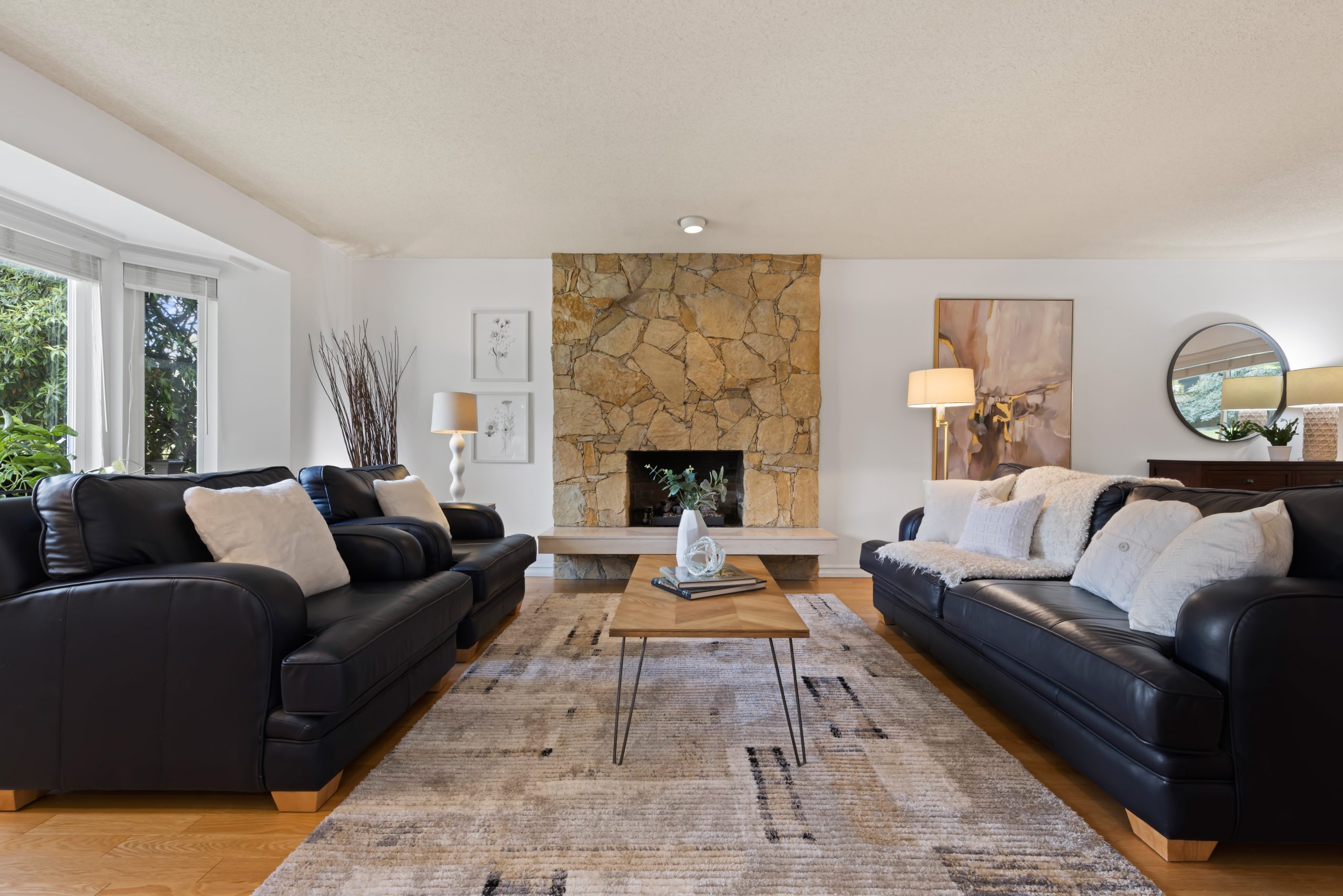 2275 Ennerdale Road, North Vancouver, BC. 5