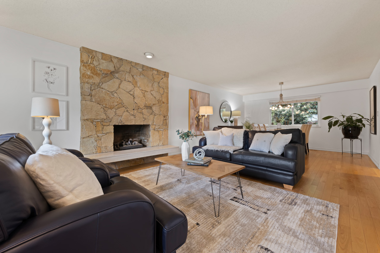 2275 Ennerdale Road, North Vancouver, BC. 6