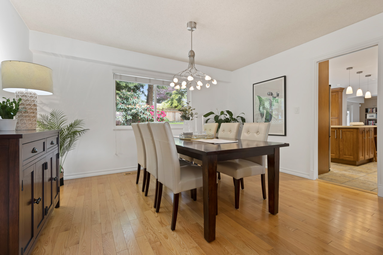2275 Ennerdale Road, North Vancouver, BC. 8
