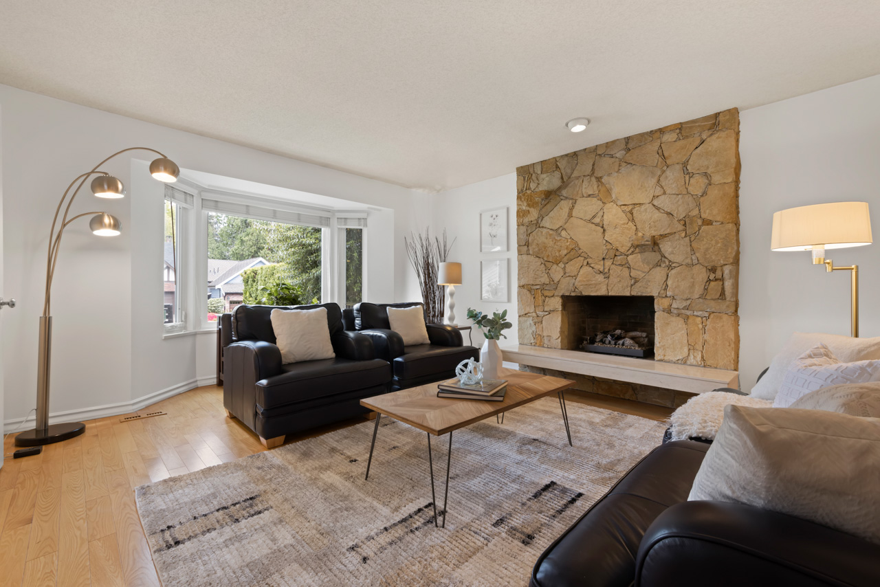 2275 Ennerdale Road, North Vancouver, BC. 10