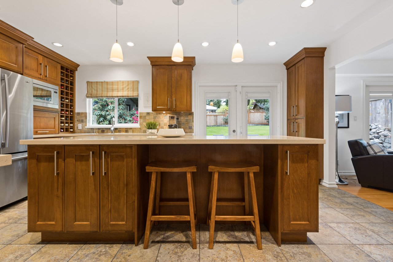 2275 Ennerdale Road, North Vancouver, BC. 11