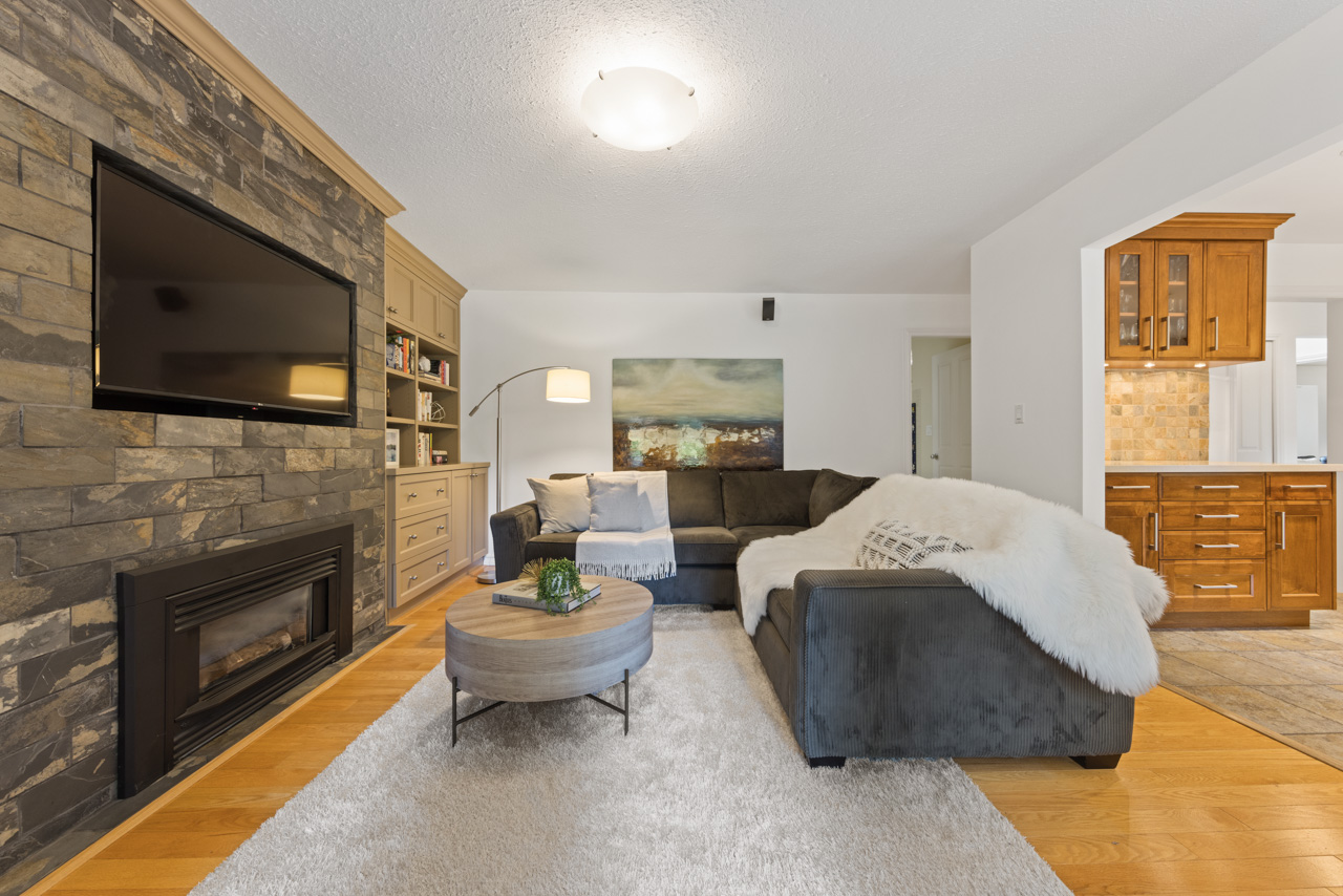 2275 Ennerdale Road, North Vancouver, BC. 18