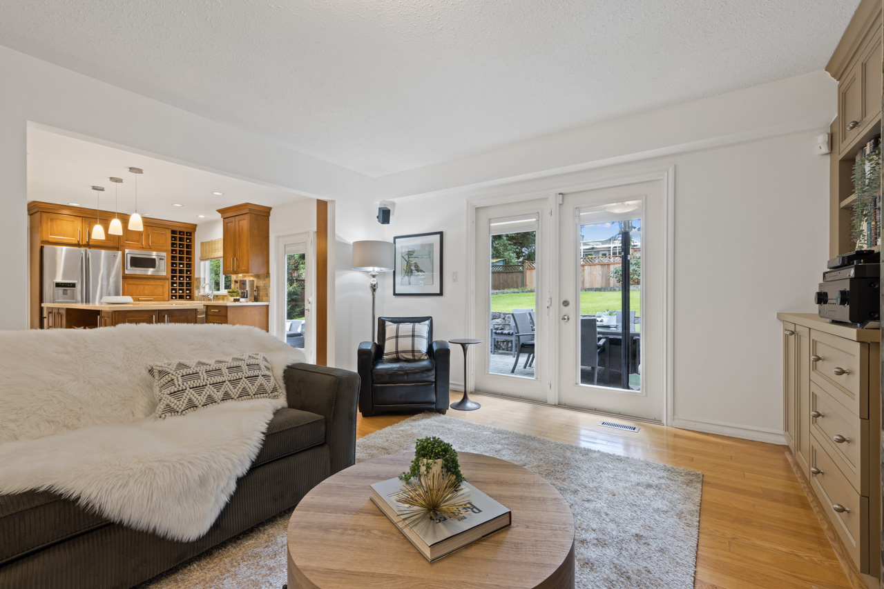 2275 Ennerdale Road, North Vancouver, BC. 17