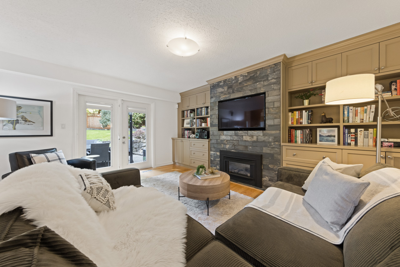2275 Ennerdale Road, North Vancouver, BC. 19