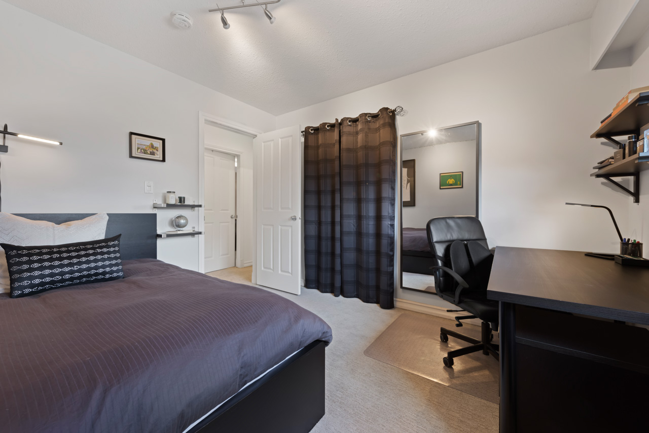 2275 Ennerdale Road, North Vancouver, BC. 25