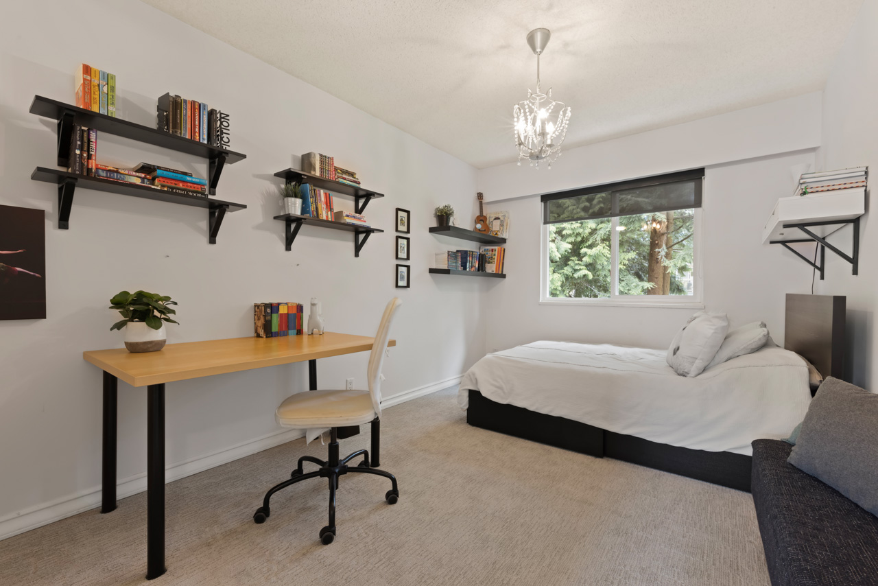 2275 Ennerdale Road, North Vancouver, BC. 23