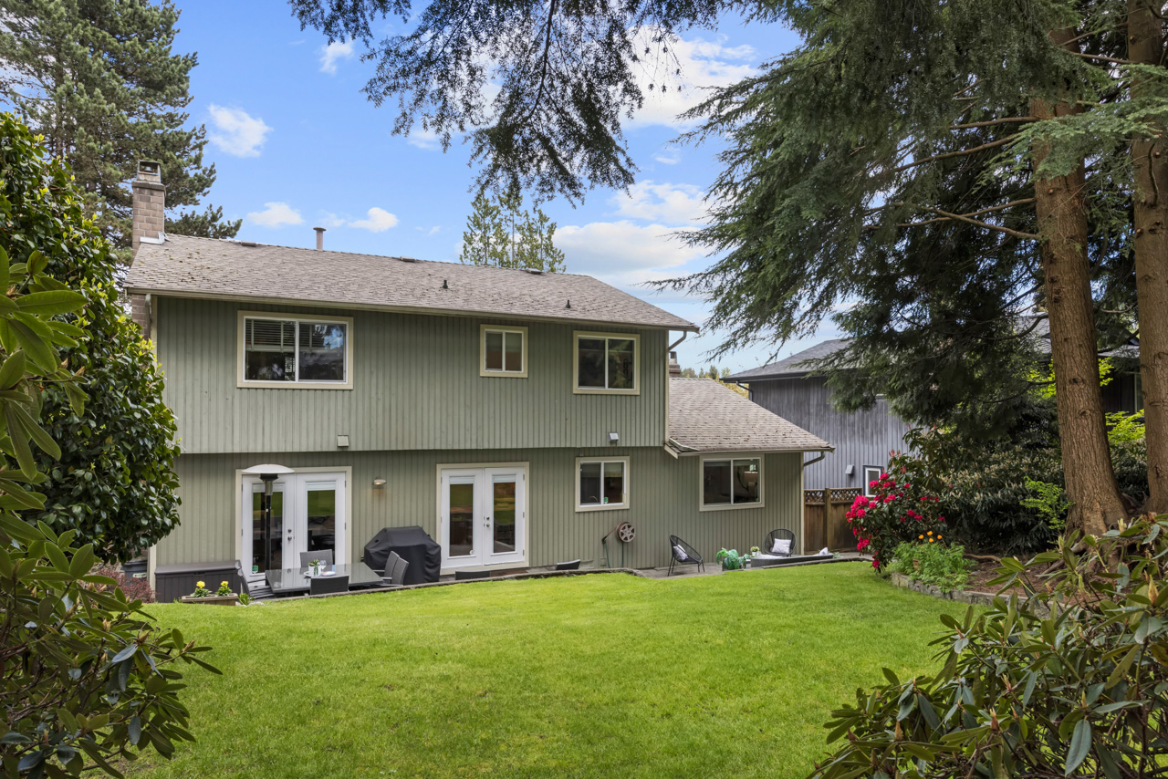 2275 Ennerdale Road, North Vancouver, BC. 33