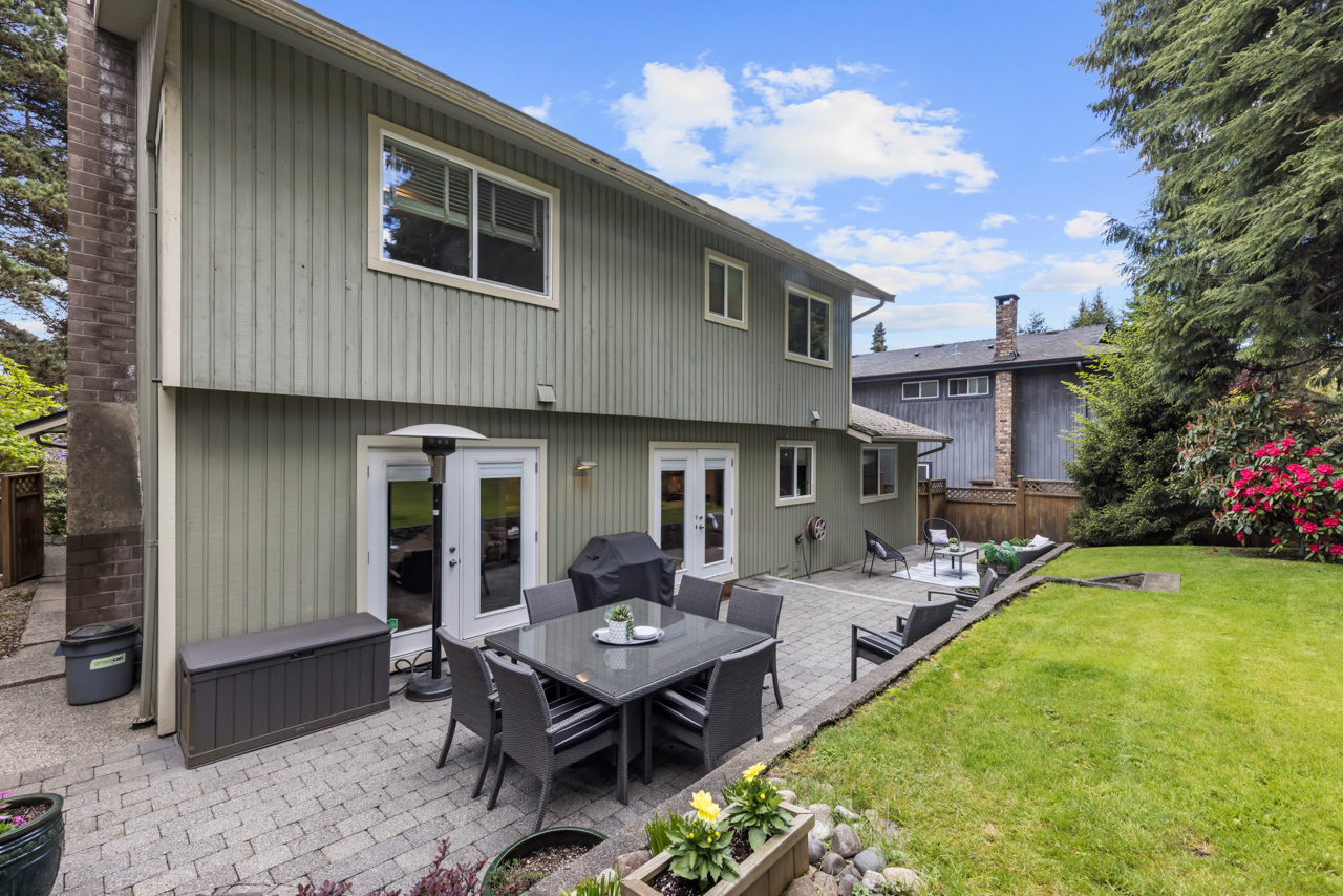 2275 Ennerdale Road, North Vancouver, BC. 37