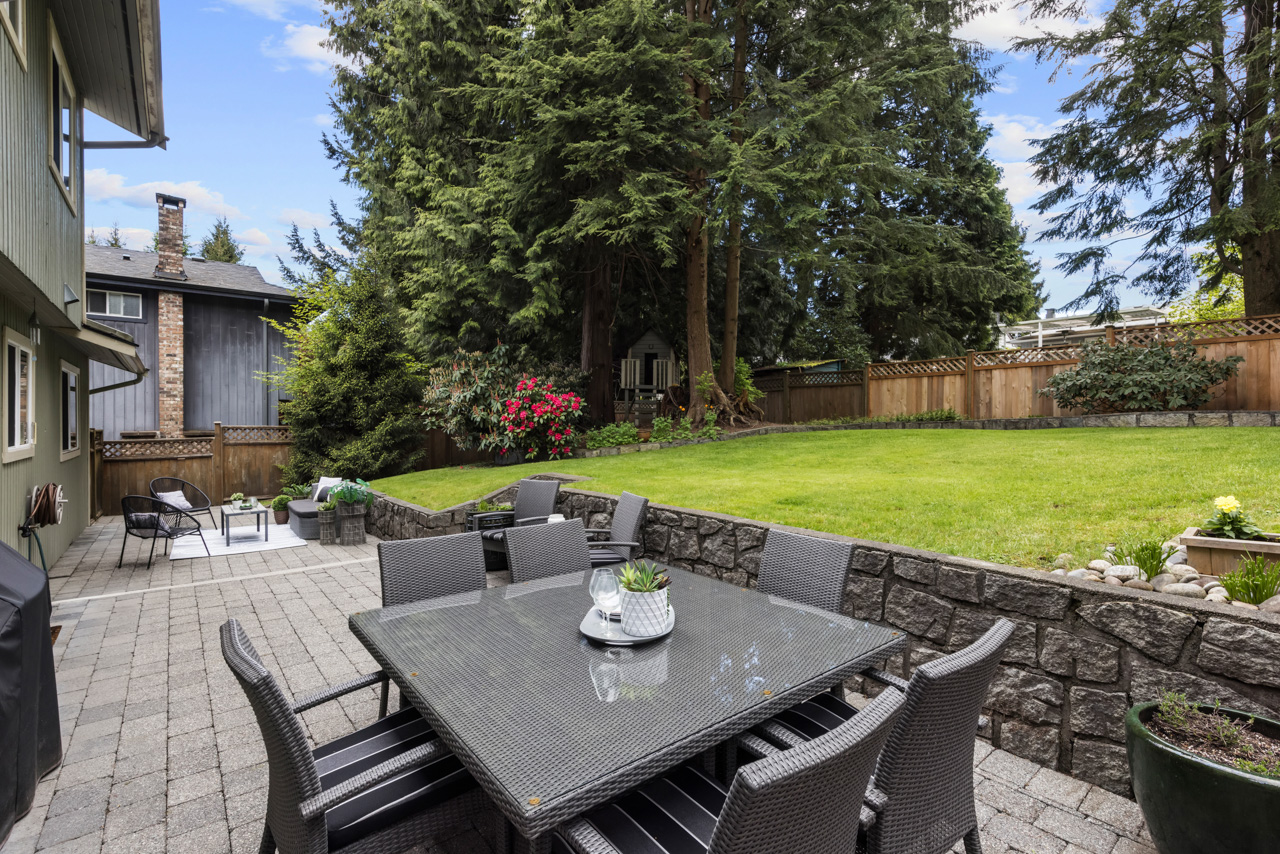 2275 Ennerdale Road, North Vancouver, BC. 34