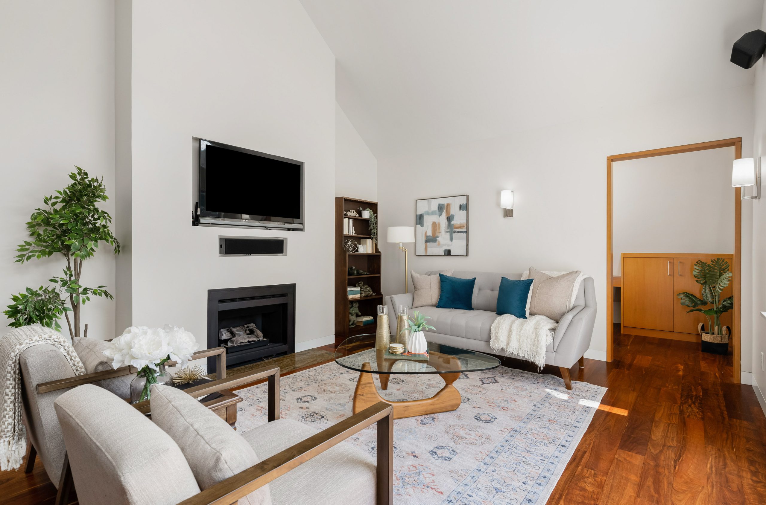 301-3393 CAPILANO CRESCENT, NORTH VANCOUVER 4