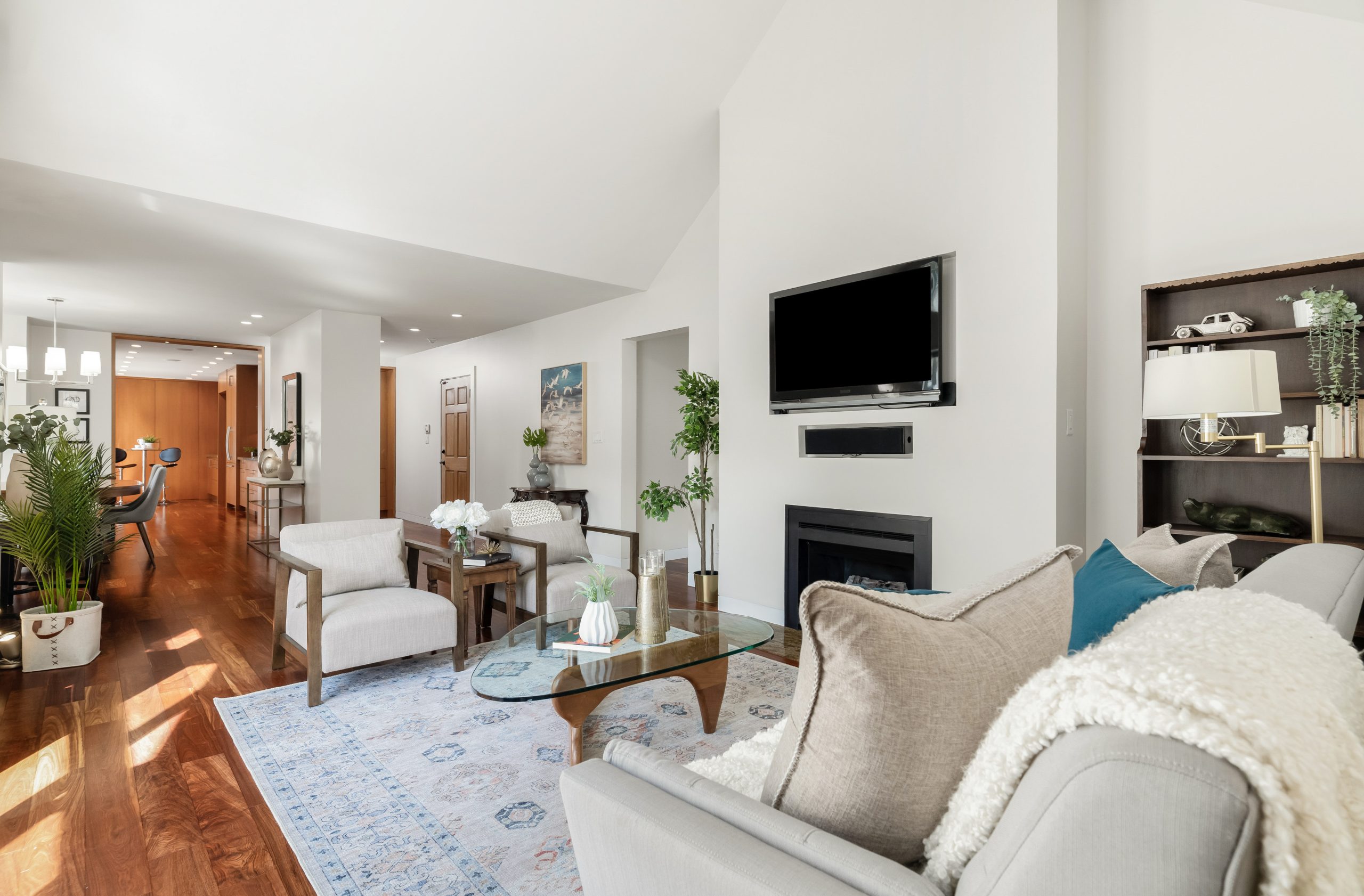 301-3393 CAPILANO CRESCENT, NORTH VANCOUVER 5