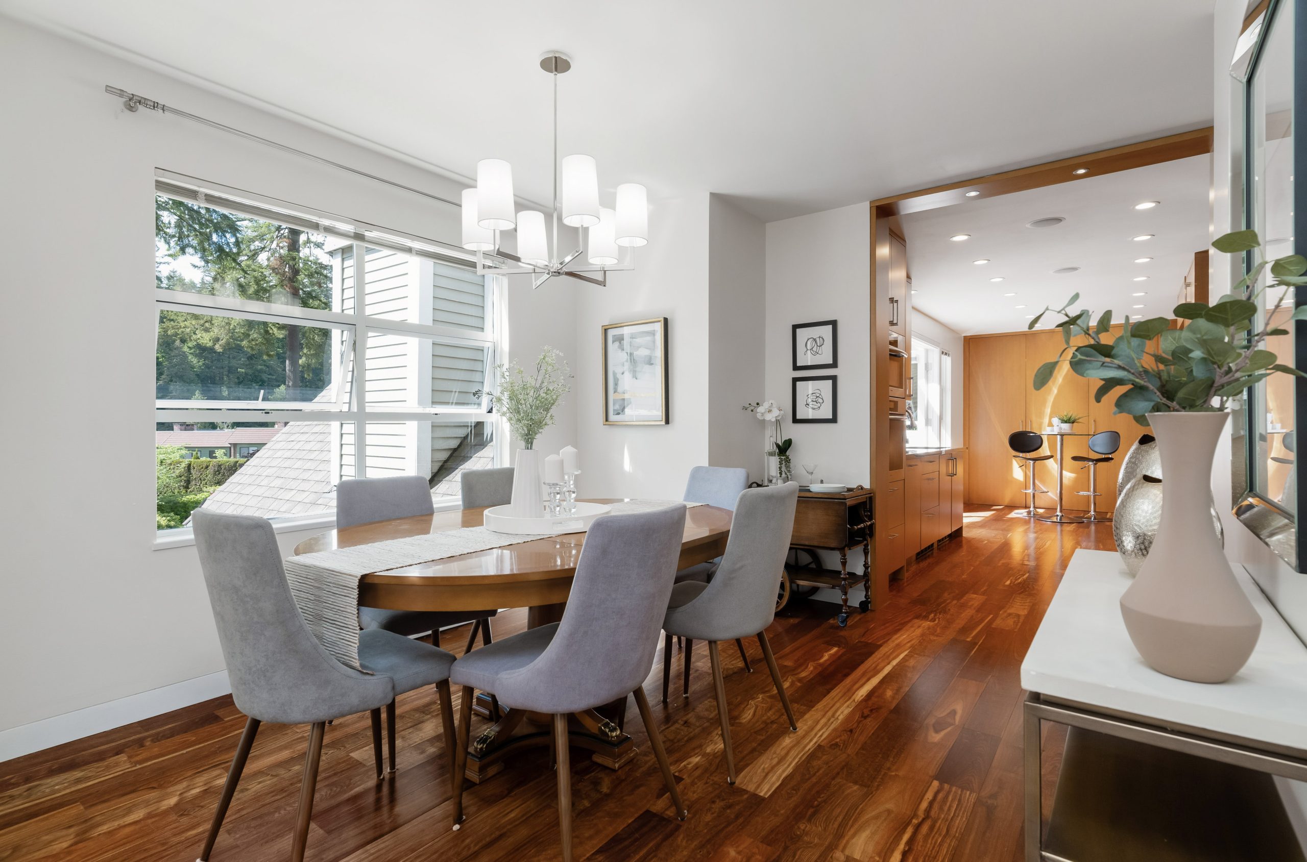 301-3393 CAPILANO CRESCENT, NORTH VANCOUVER 8