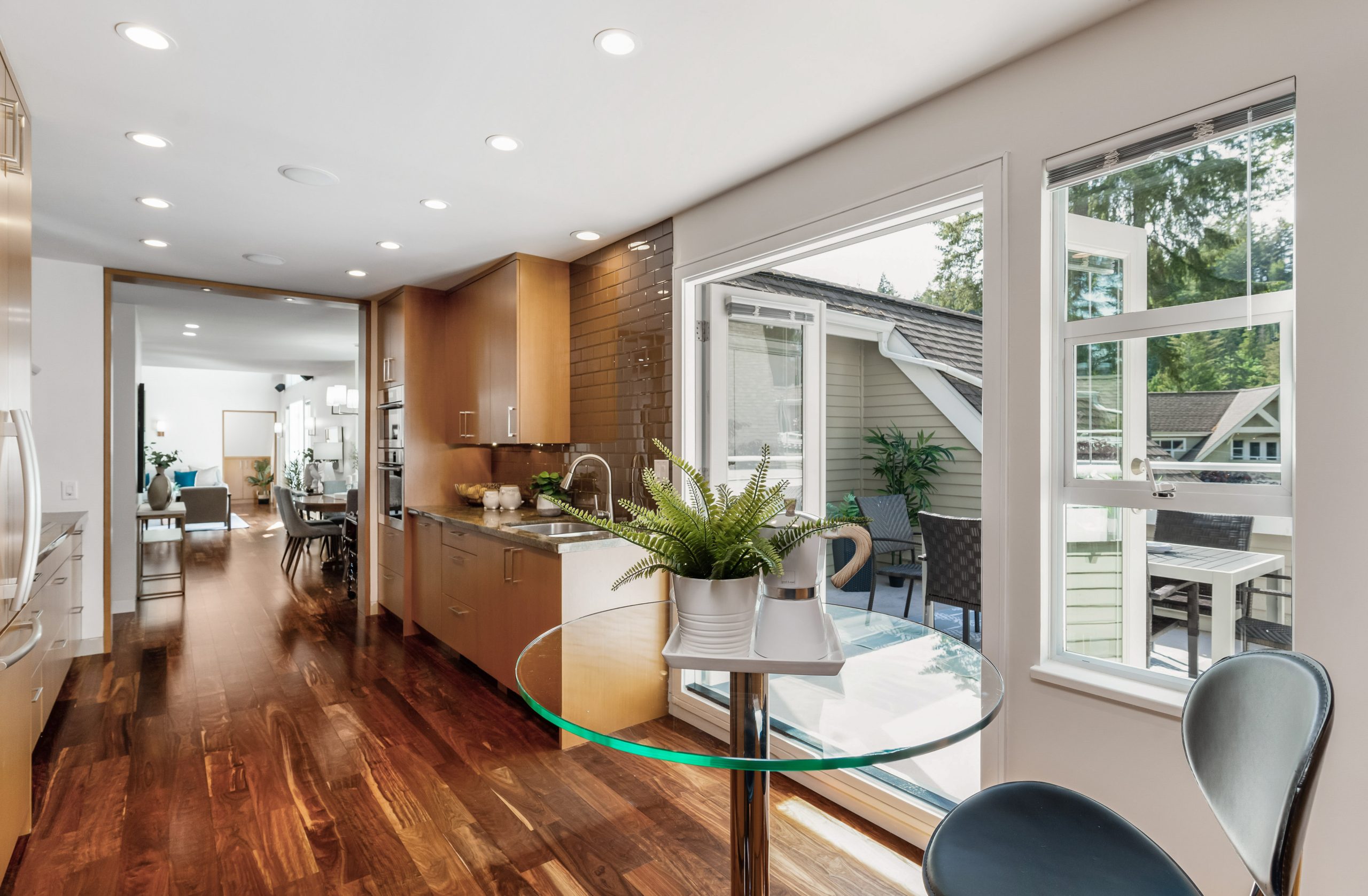 301-3393 CAPILANO CRESCENT, NORTH VANCOUVER 16
