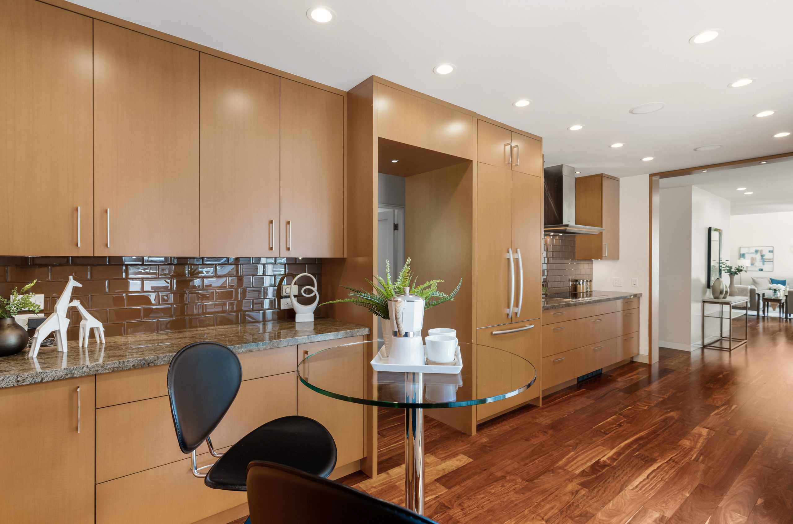 301-3393 CAPILANO CRESCENT, NORTH VANCOUVER 17