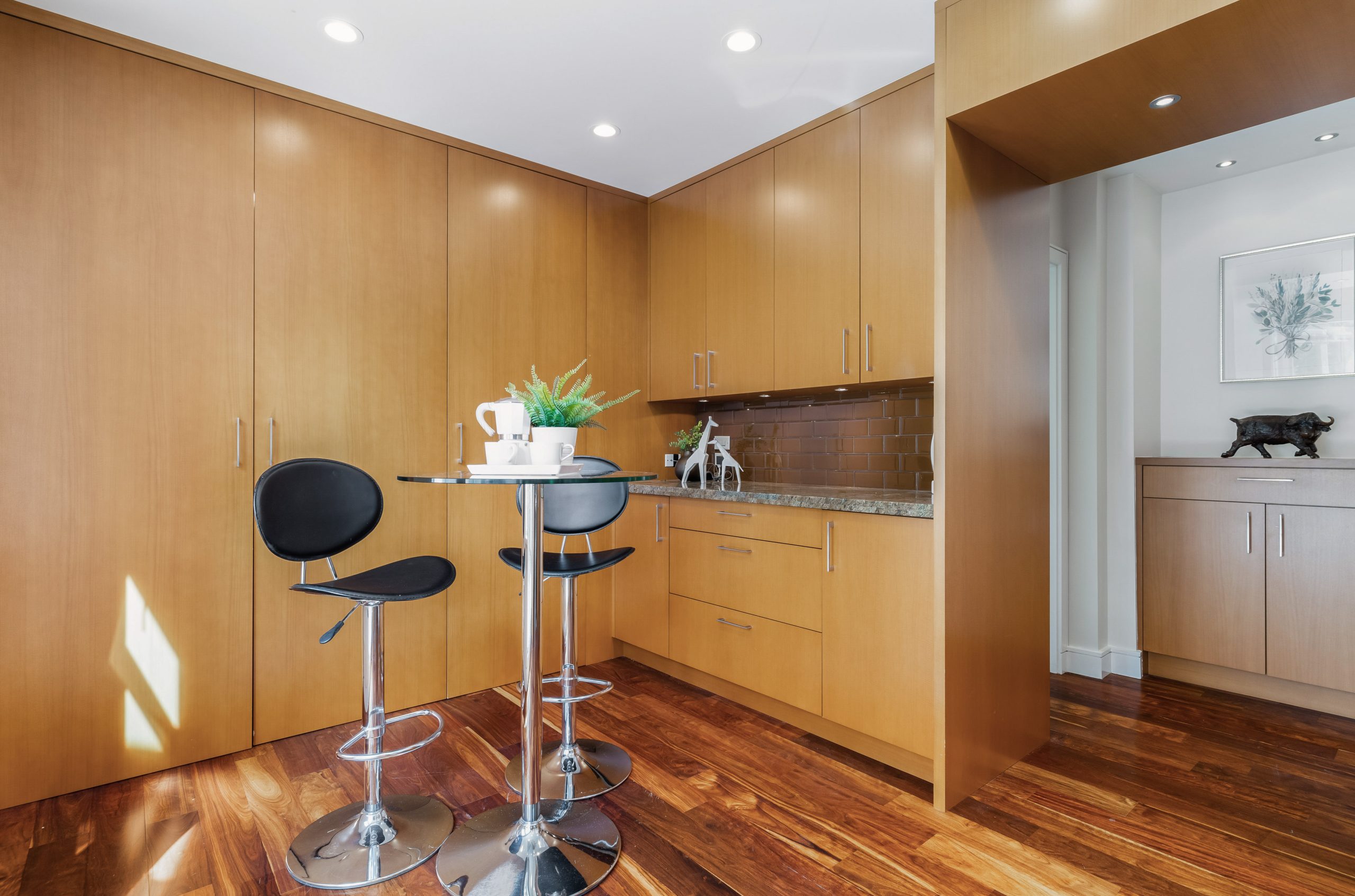 301-3393 CAPILANO CRESCENT, NORTH VANCOUVER 18