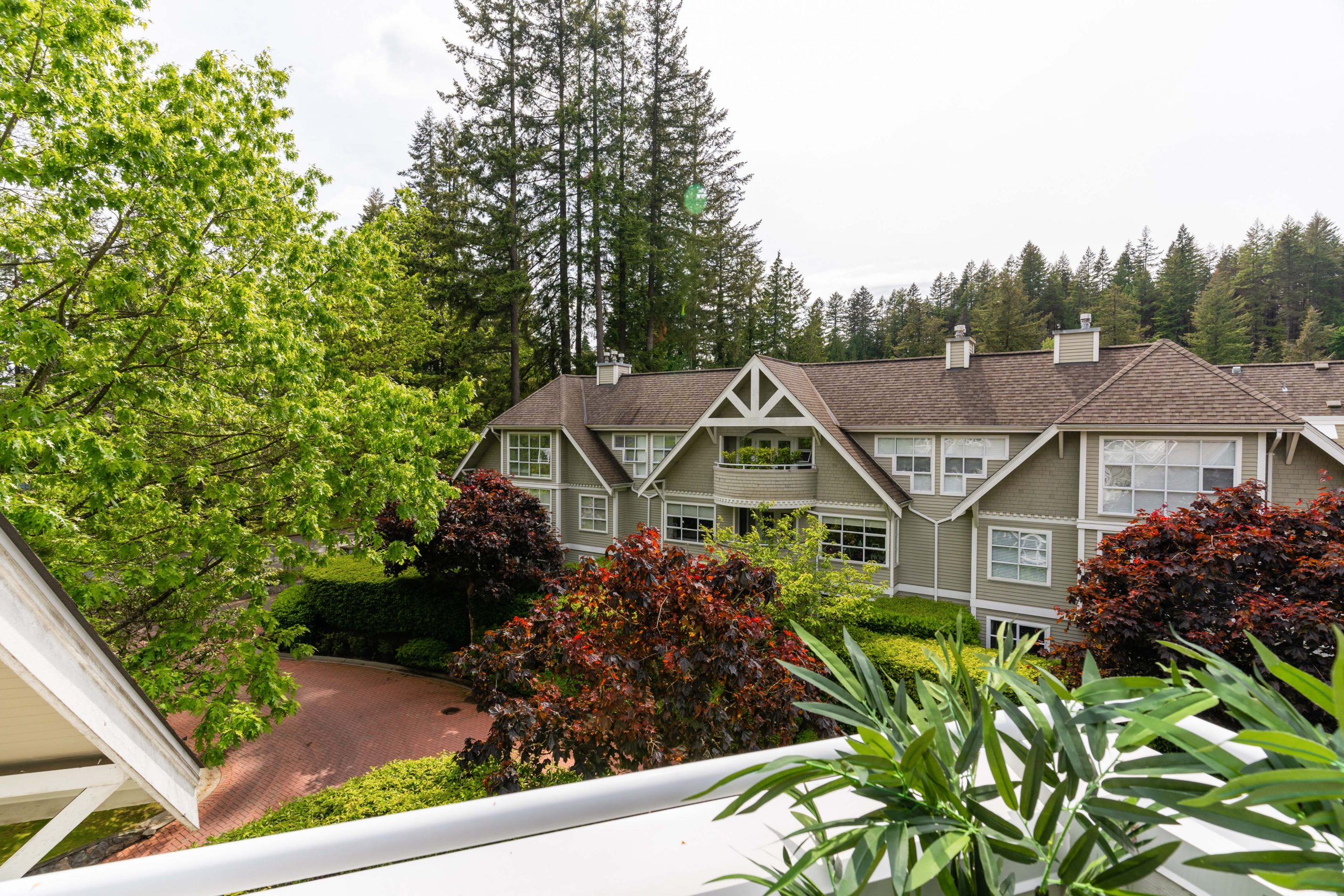 301-3393 CAPILANO CRESCENT, NORTH VANCOUVER 31