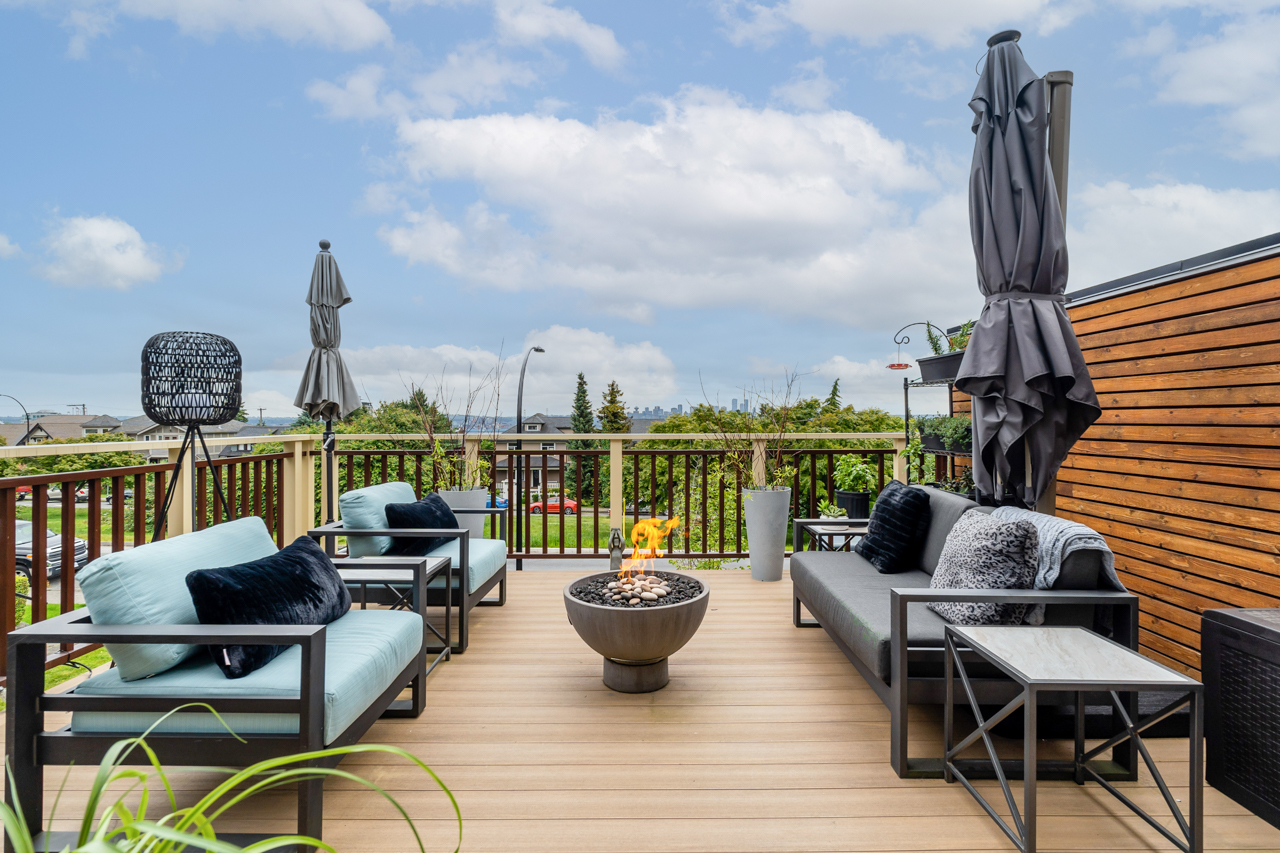 1-240 W 6TH STREET, NORTH VANCOUVER 2