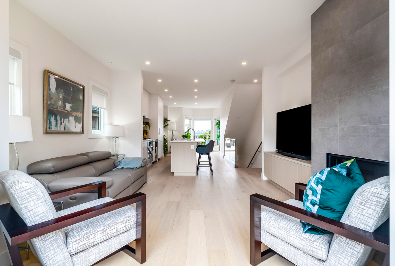 1-240 W 6TH STREET, NORTH VANCOUVER 10