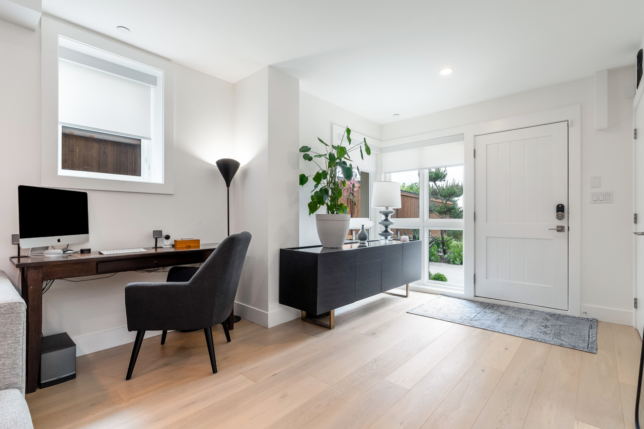 1-240 W 6TH STREET, NORTH VANCOUVER 11
