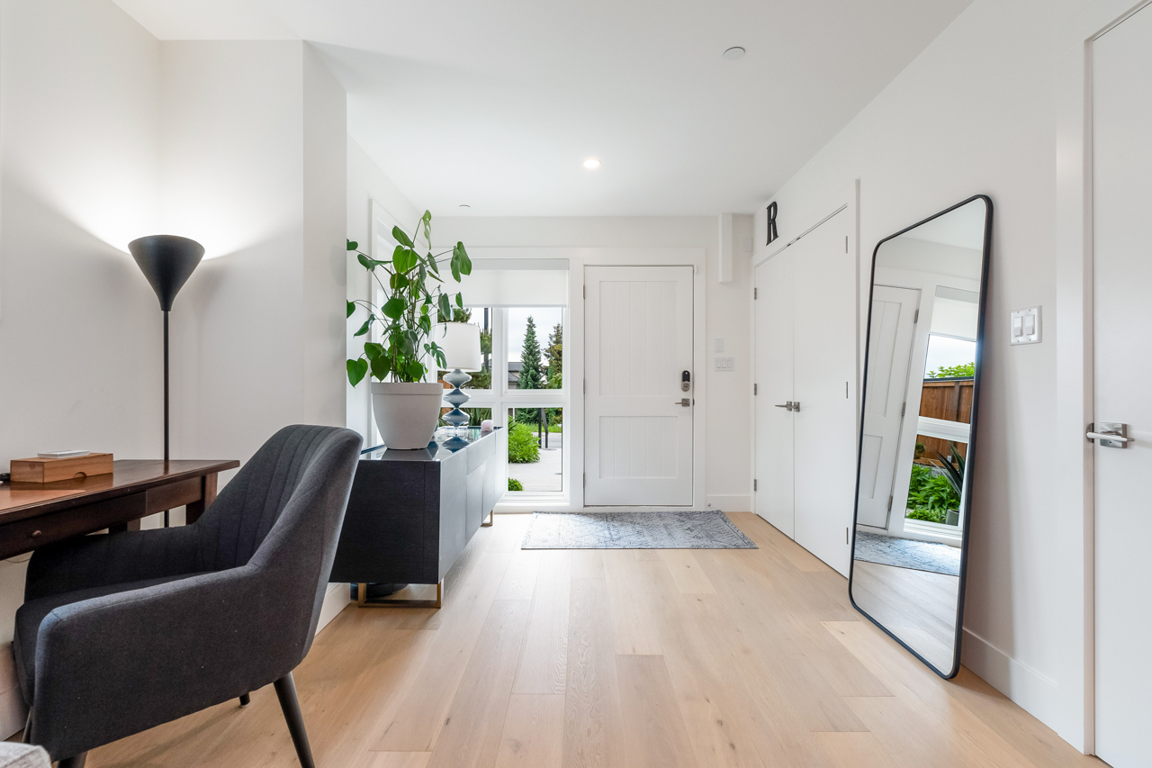 1-240 W 6TH STREET, NORTH VANCOUVER 12