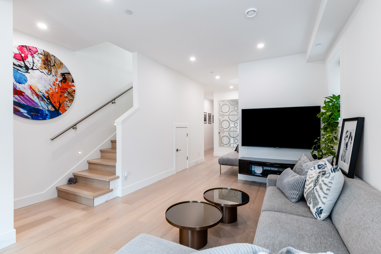 1-240 W 6TH STREET, NORTH VANCOUVER 14