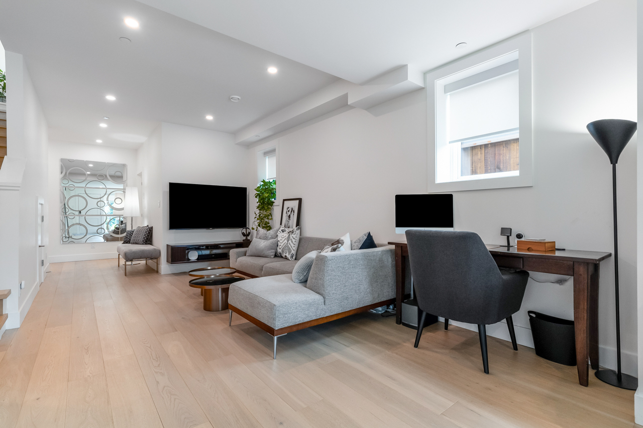 1-240 W 6TH STREET, NORTH VANCOUVER 15