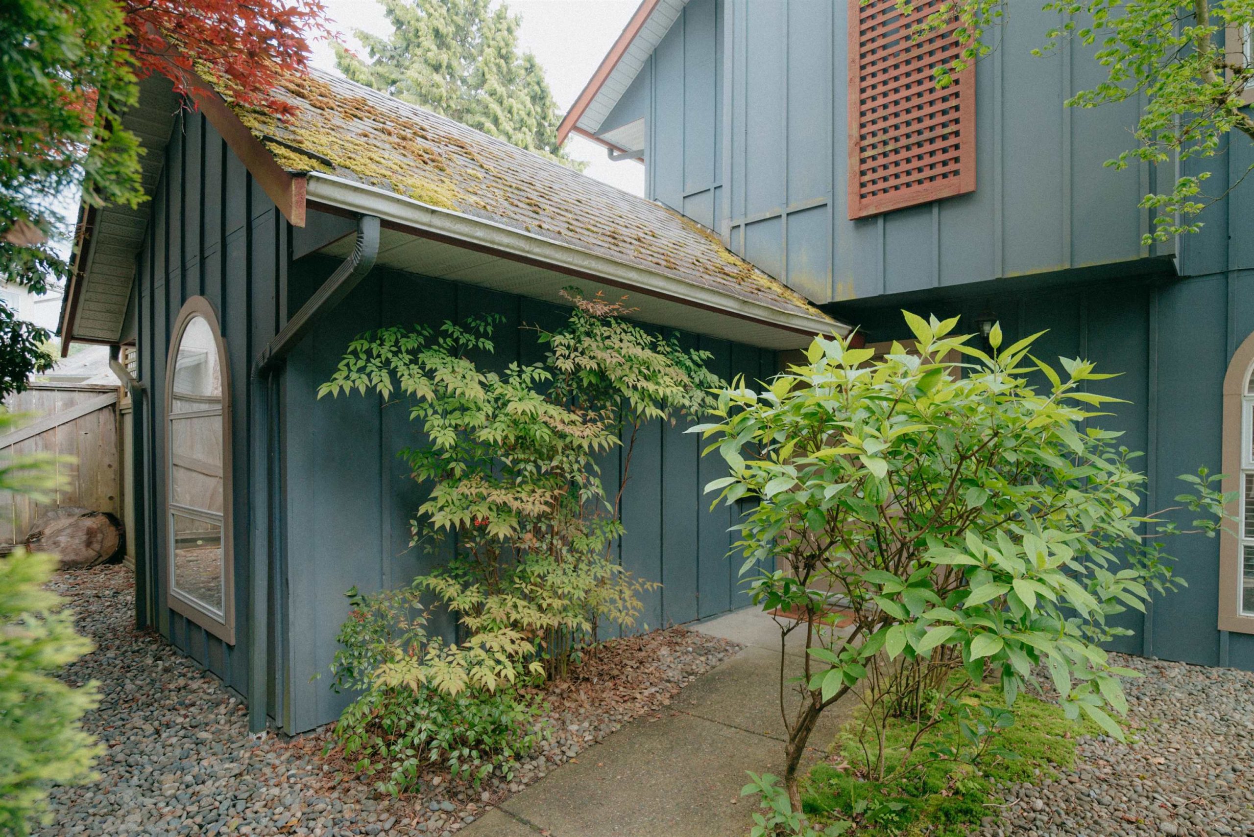 37-900 W 17TH STREET, NORTH VANCOUVER