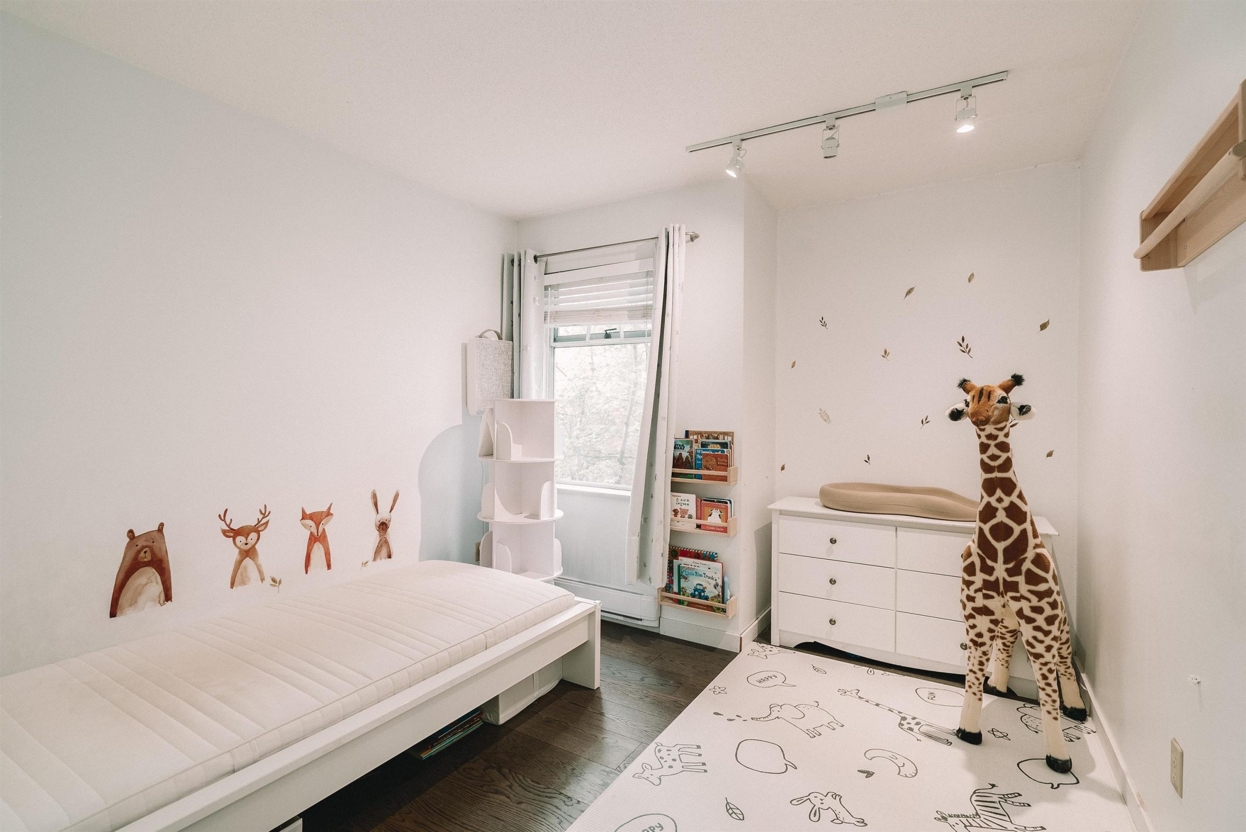 37-900 W 17TH STREET, NORTH VANCOUVER 15