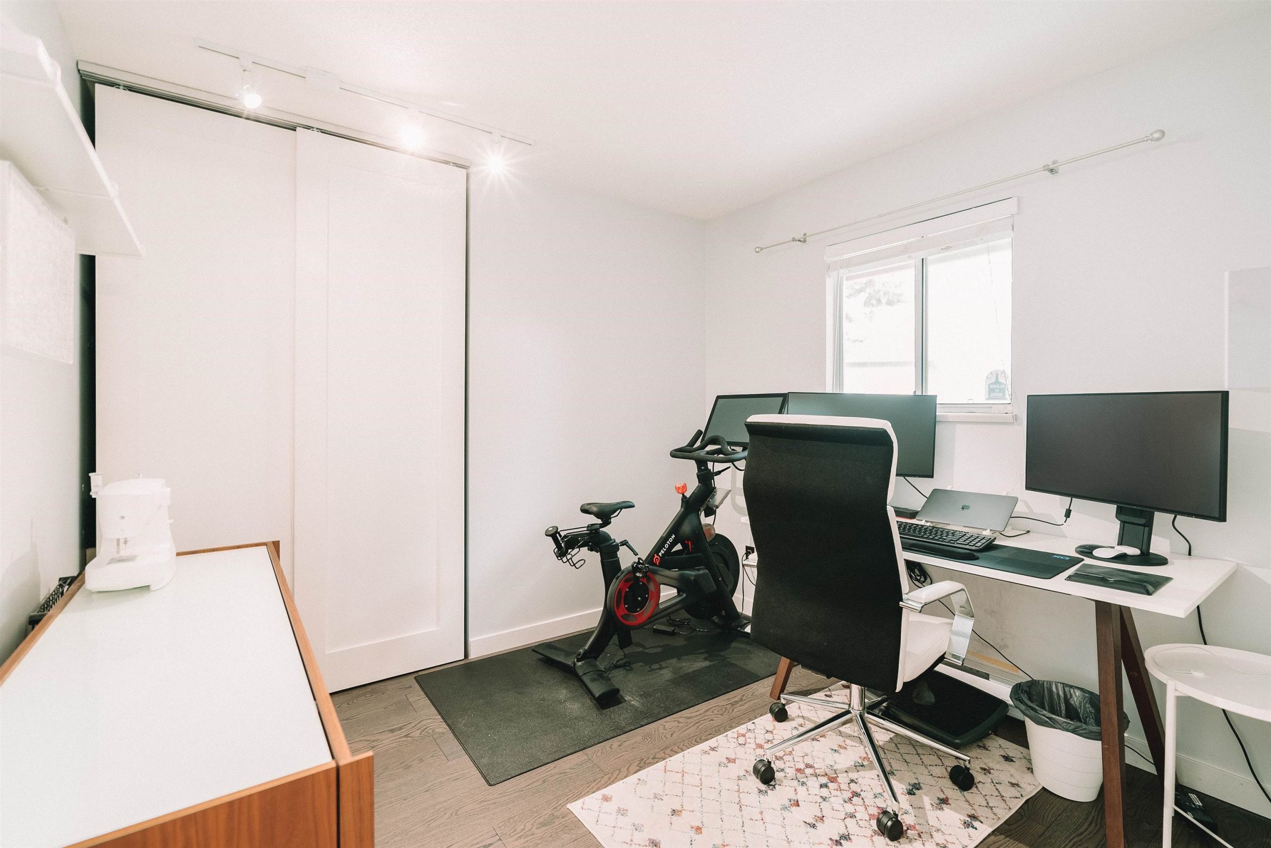 37-900 W 17TH STREET, NORTH VANCOUVER 16