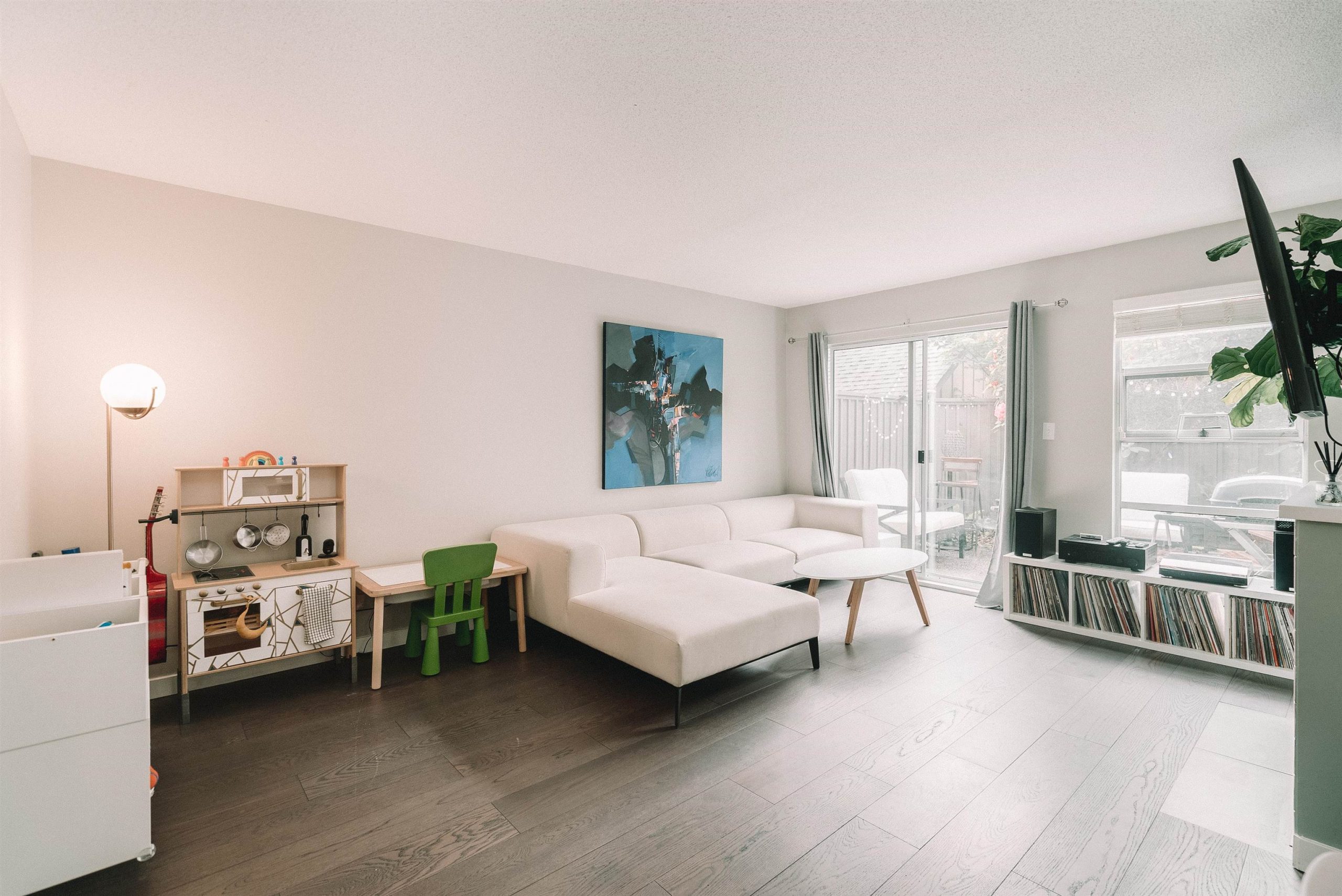 37-900 W 17TH STREET, NORTH VANCOUVER 5