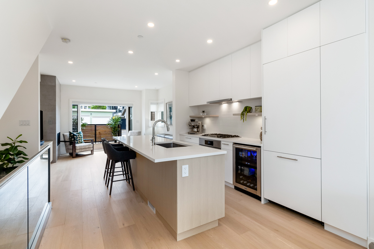 1-240 W 6TH STREET, NORTH VANCOUVER 5