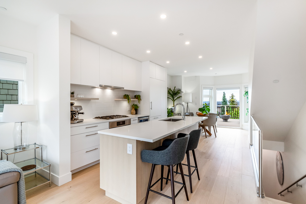 1-240 W 6TH STREET, NORTH VANCOUVER 3