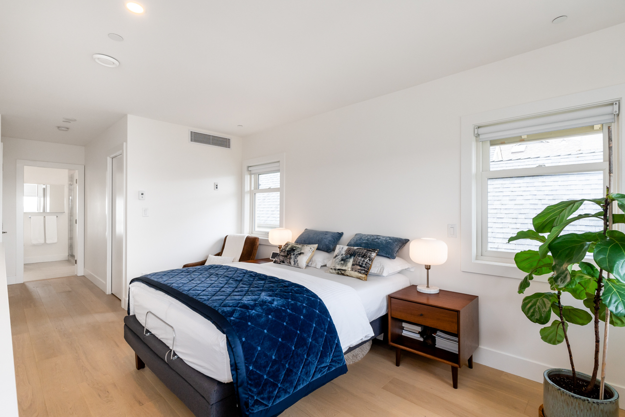 1-240 W 6TH STREET, NORTH VANCOUVER 18