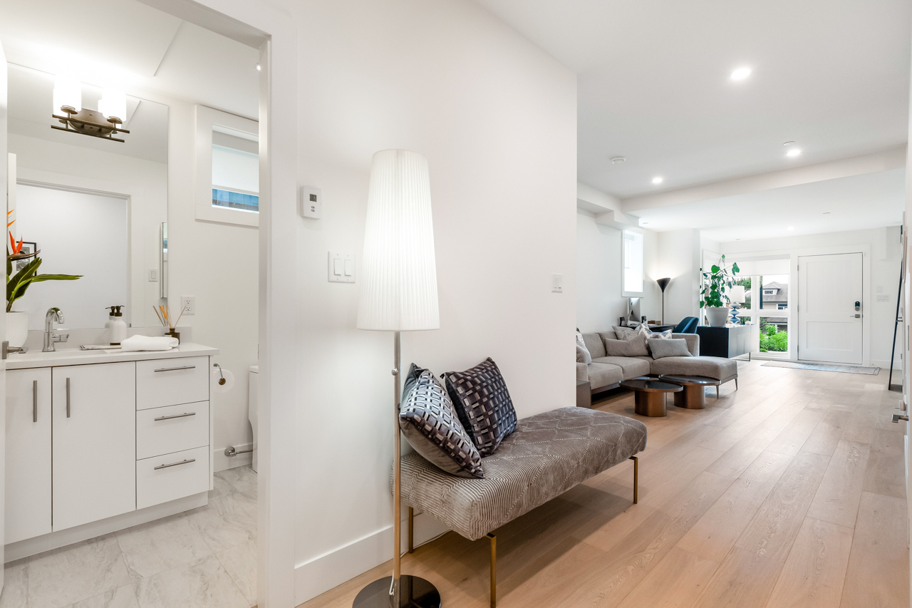 1-240 W 6TH STREET, NORTH VANCOUVER 23