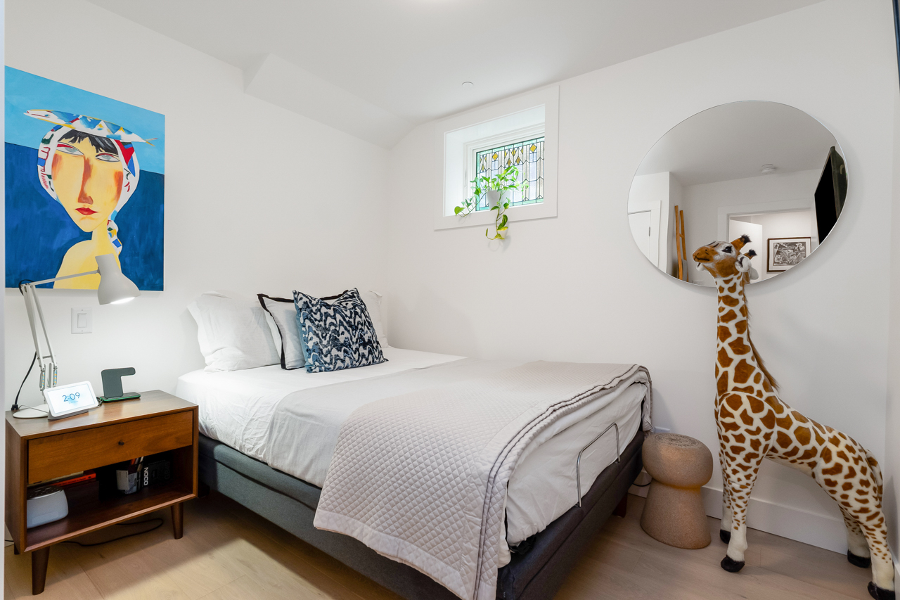 1-240 W 6TH STREET, NORTH VANCOUVER 24